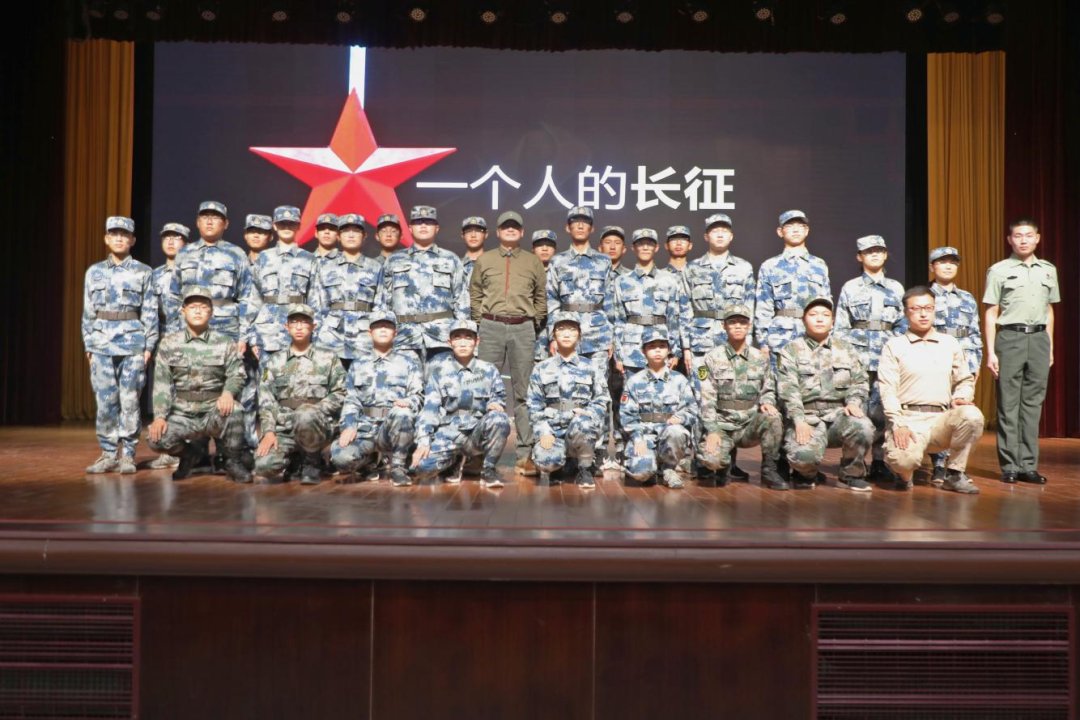 左力向爱游戏电竞官方网站携手曼联开启