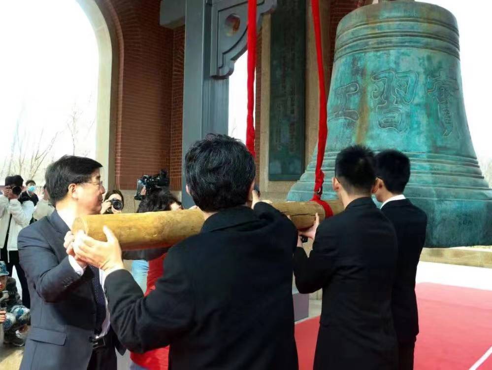 促进各族师生广泛交往交流交融